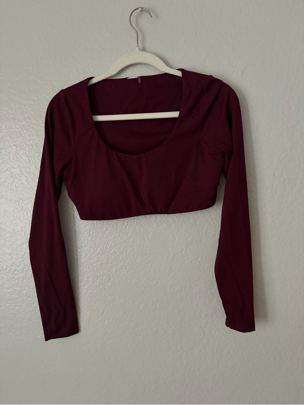 SoftMotion Scoop Neck Long Sleeve Crop Top Cherry Lacquer Purple Size L